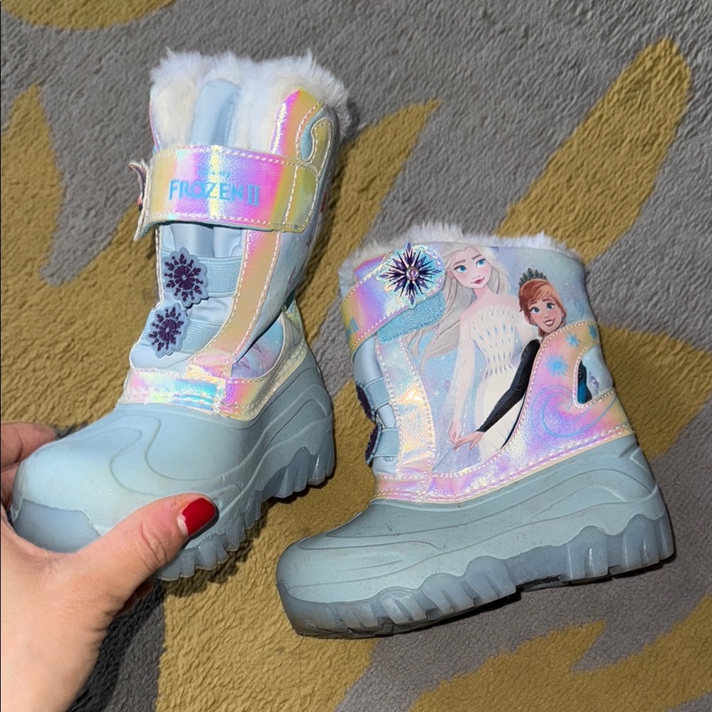 Frozen II Kids' Iridescent Snow Boots